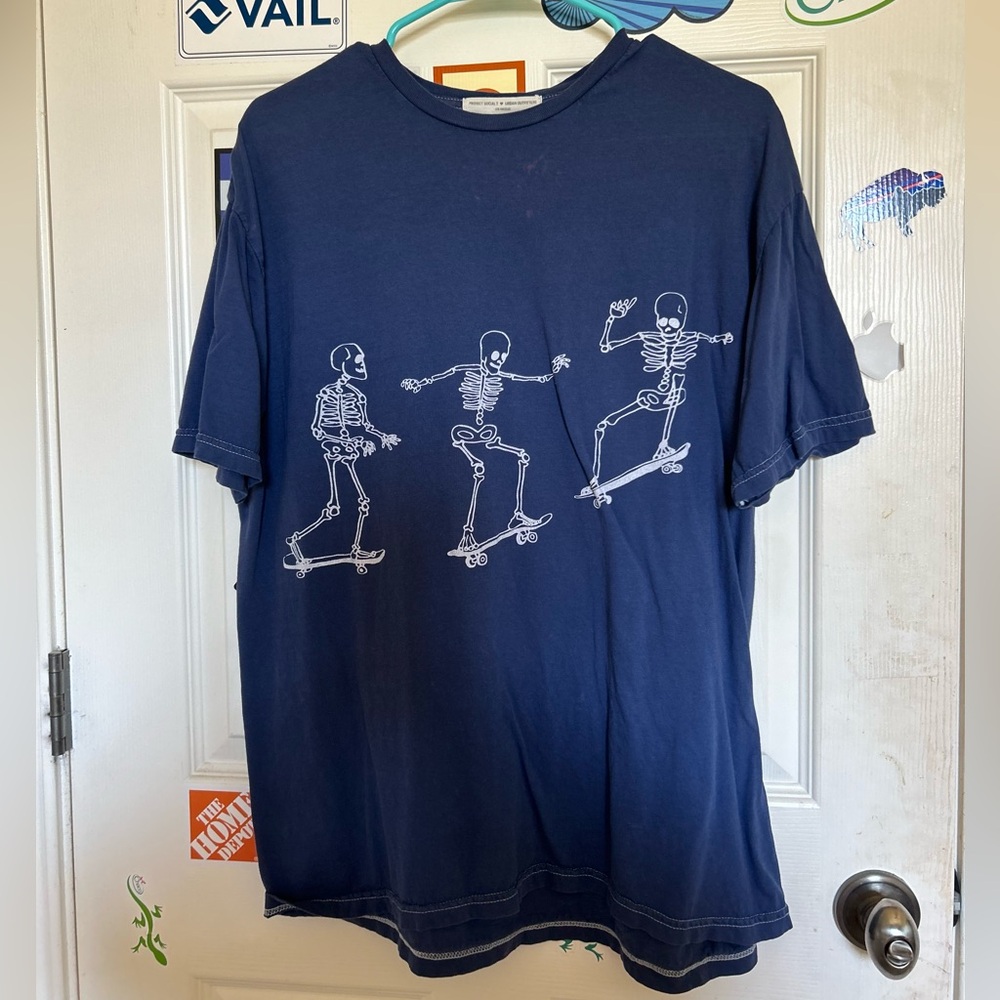 Blue skateboarding skeletons t from urban